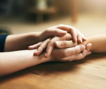 Hände halten einander_depression