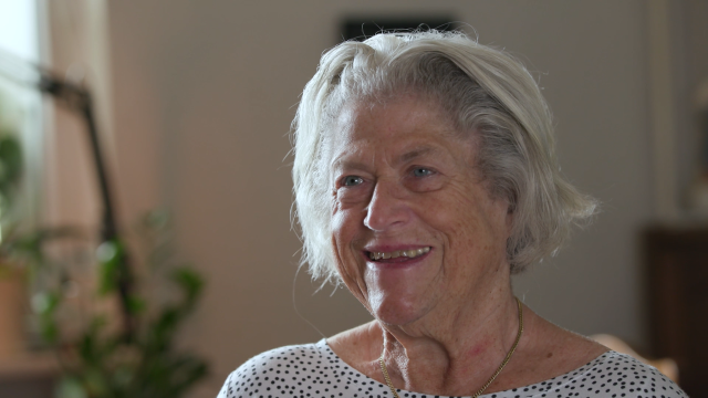 Porträt von Christel Maßnick. Beim Klick auf das Bild startet der Patientenfilm Demenz.